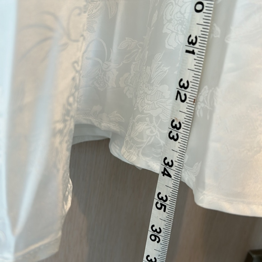 Lulus maxi floral skirt. Beautiful! White lined. Size L - Picture 5 of 7